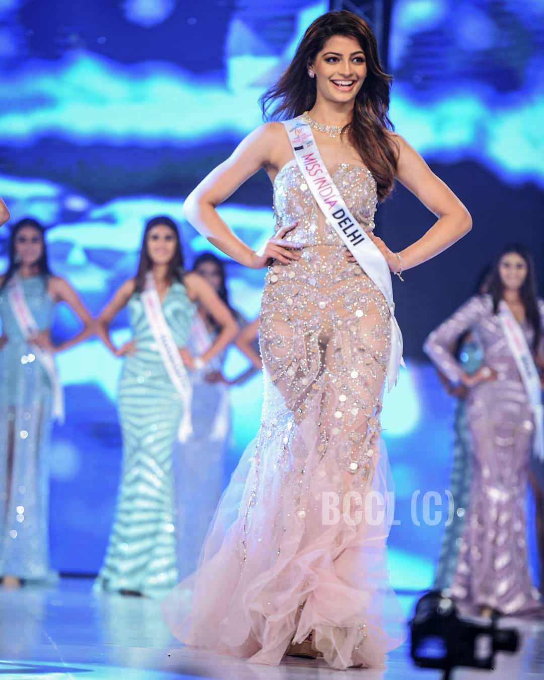 Mansi Sehgal performing a ramp walk after winning Miss India Delhi 2019