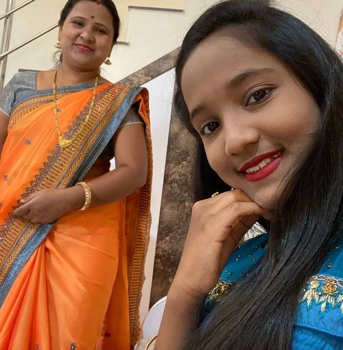Anjali Gaikwad with her mother