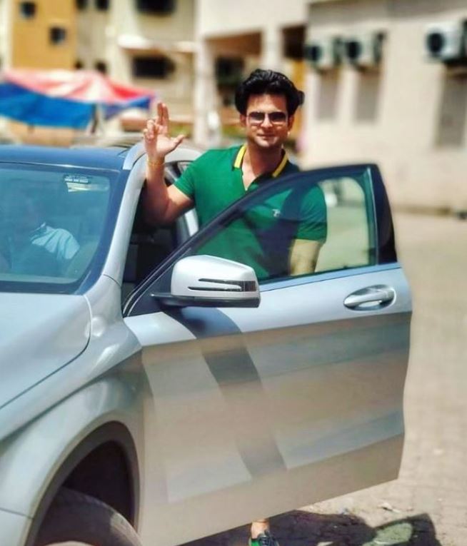 Sanket Bhosale with his car