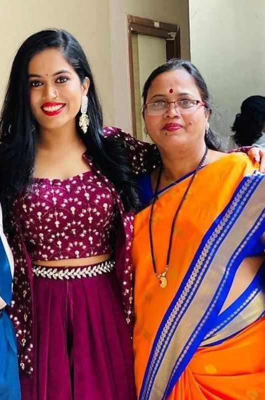 Sayli Kamble with her mother