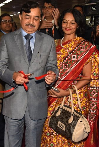 Sushil Chandra with his wife at IITF