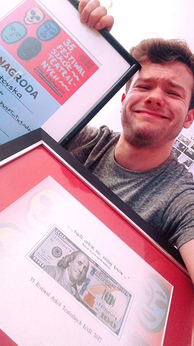 Kamil Wodka with his awards from the 35th Drama Schools' Festival in Łódź