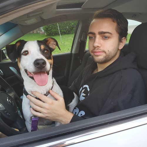 Mizkif with his pet dog