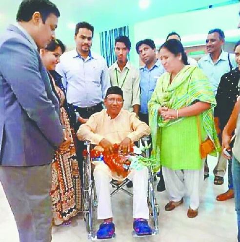 Narendra Singh Negi when discharged from hospital after the recovery from a heart attack in 2017