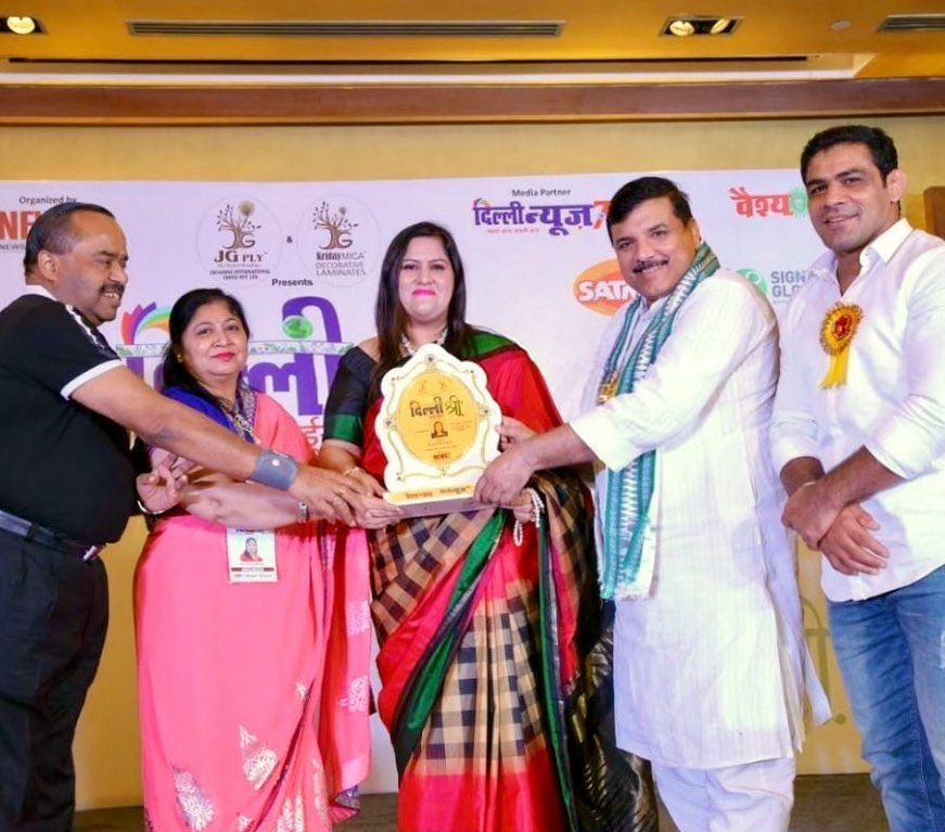 Savi Kumar with her Delhi Shree Award