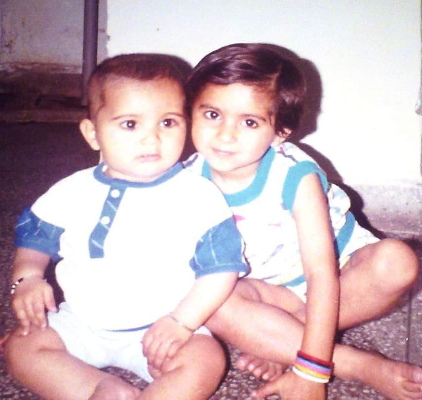 Savi Kumar's childhood photo with her brother