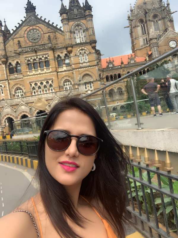 Shipra In Mumbai while clocking her picture with an architectural marvel