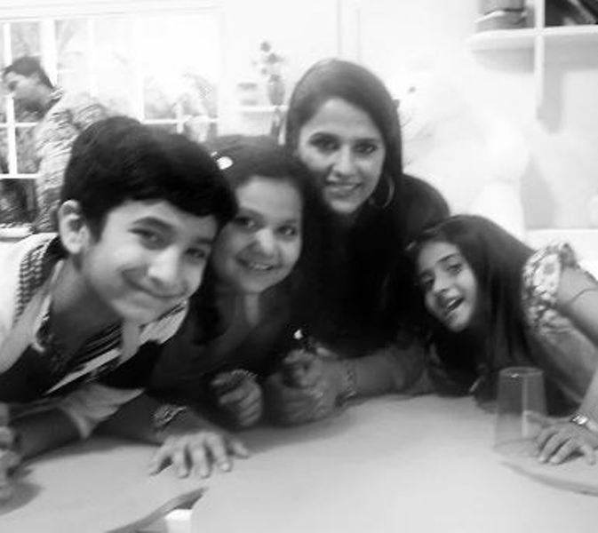 Shipra Khanna with her children