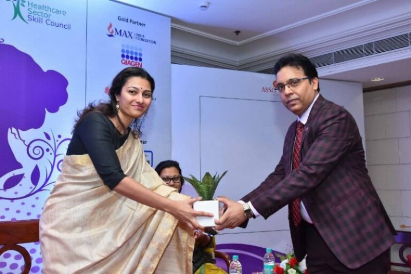 Ameera while receiving the ‘Best Diagnostic Laboratory in India’ award at the Women’s Health Conference 2019 supported by the Ministry of AYUSH and Ministry of Health and Family Welfare