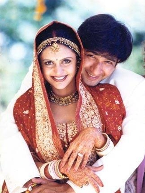 Mandira Bedi with her husband, Raj Kaushal, on her wedding day in 1999