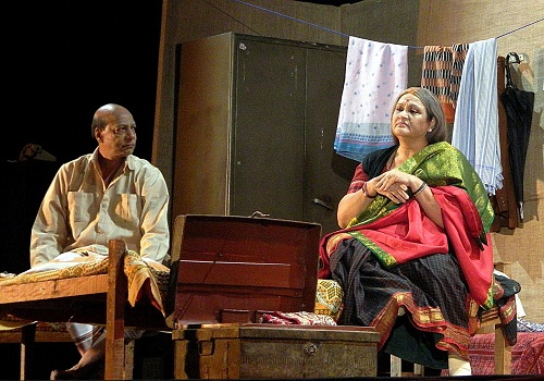 Nadira Babbar performing in a theatre play