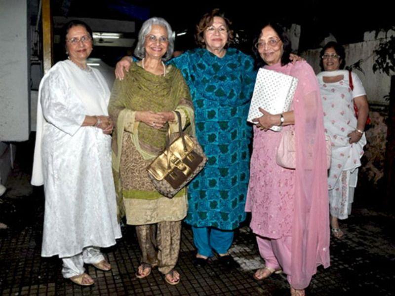Sadhana (first from right) with Helen, Waheeda Rehman, and Nanda in 2010