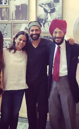 Sonia Sanwalka with her father and Farhan Akhtar