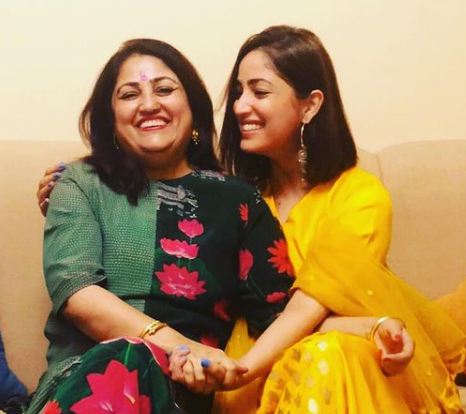 Yami Gautam with her mother