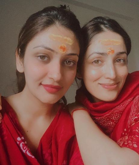 Yami Gautam with her sister