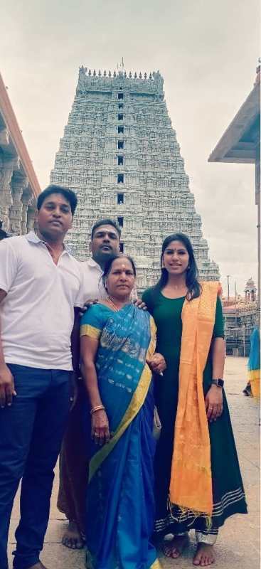 Bhavani Devi with her brothers and mother