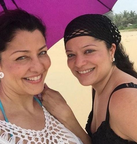 Arzoo Govitrikar with her sister