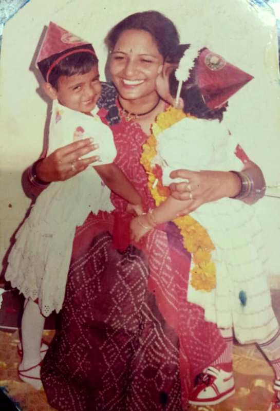 Childhood Picture of Kriti with her mother