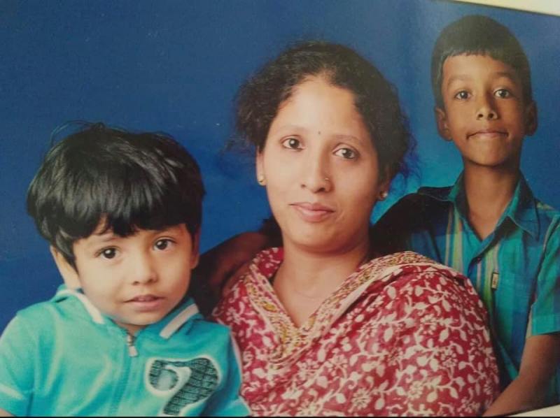 Chirag Shetty's (right) childhood picture with his mother (center) and sister (left)
