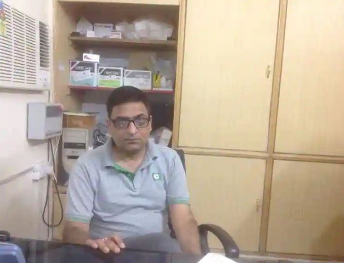 Dr. Navneet Kalra in his clinic