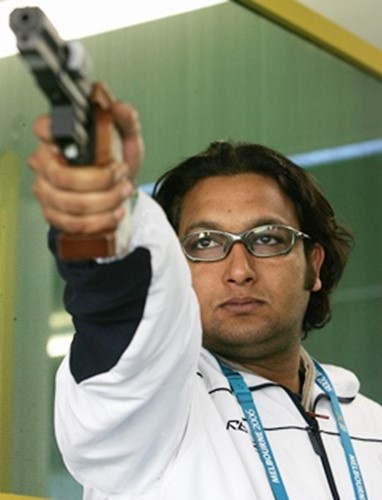 Jaspal Rana during shooting practice in his early days