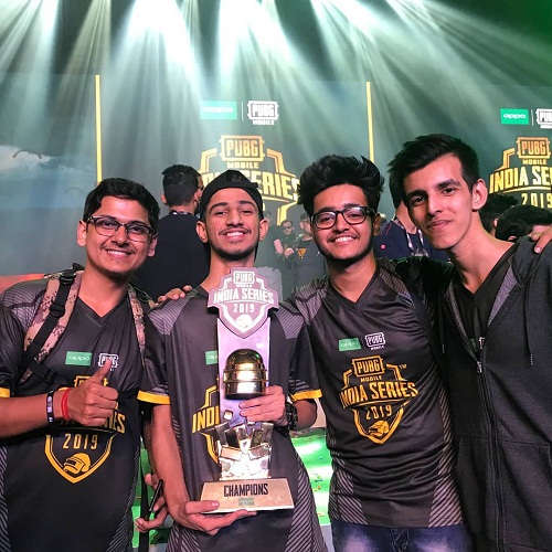 Naman Mathur with the winning trophy of PubG India 2019