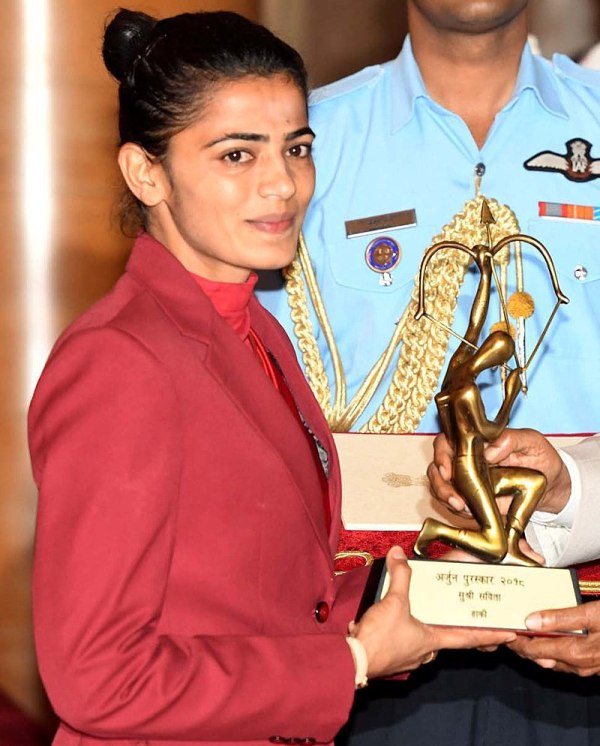Savita Punia while receiving Arjuna Award for Hockey in 2018