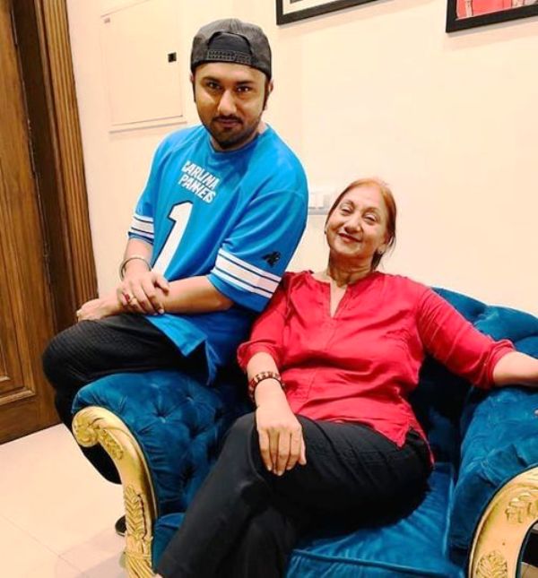 Yo Yo Honey Singh with his mother