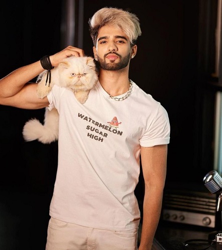 Zeeshan Khan with his pet cat