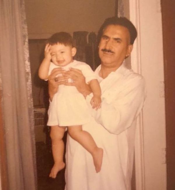 Komal Aziz Khan's childhood picture with her father