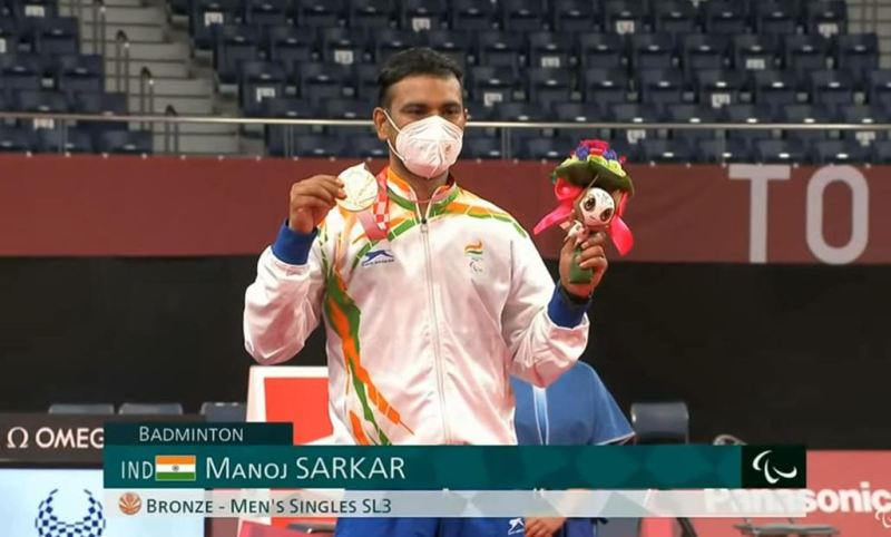Manoj Sarkar posing with his medal after winning the bronze medal in the 2020 Tokyo Paralympics