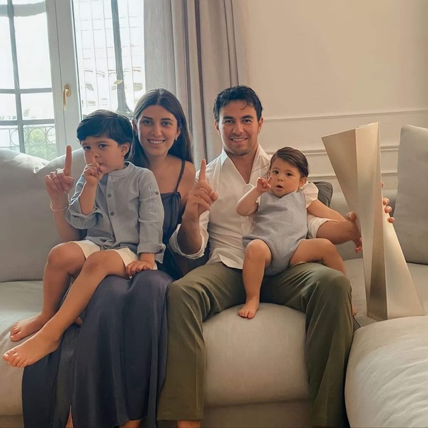Sergio Perez with his wife, Carola Martinez, and kids