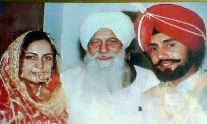 Gurinder Singh Dhillon on his wedding day with his bride and Maharaj Charan Singh Ji