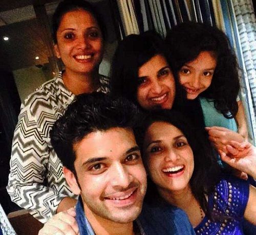 Karan Kundrra with his sisters and niece