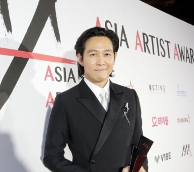 Lee Jung-jae Wiki, Height, Age, Wife, Children, Family, Biography & More -  WikiBio