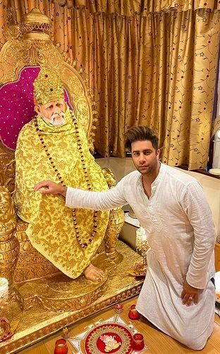 Rajiv Adatia with the idol of Sai Ram