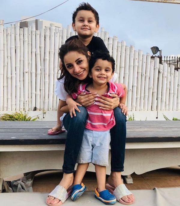 Sarwat Gilani with her children