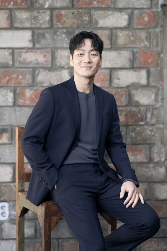 Park Hae-soo Wiki, Height, Age, Girlfriend, Wife, Family, Biography ...