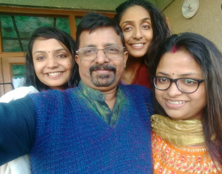 Aishwarya Sushmita with her father and sisters