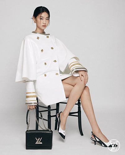 Jung Ho-yeon promoting Louis Vuitton