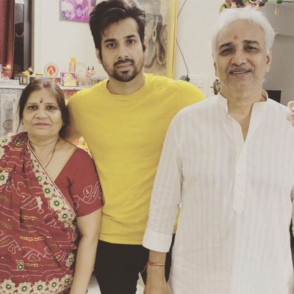 Kunal Verma with his parents