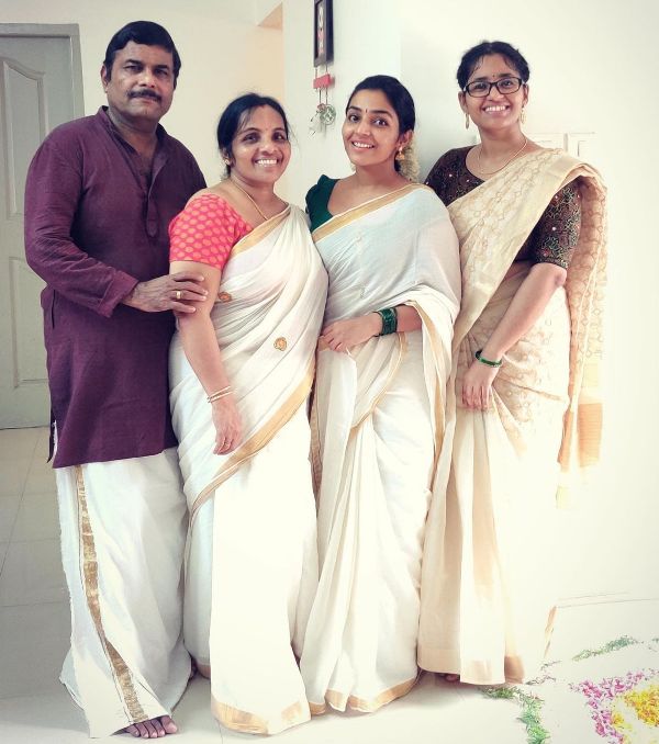 Rajisha Vijayan wither her parents and sister
