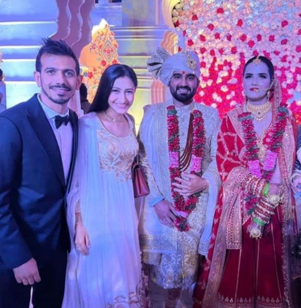 Ridhi Pannu and Rahul Tewatia with Yuzvendra Chahal and his wife on their wedding