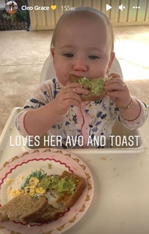 The Instagram story of Ellie Smith in which she reveals that Cleo loves eating avo and toast