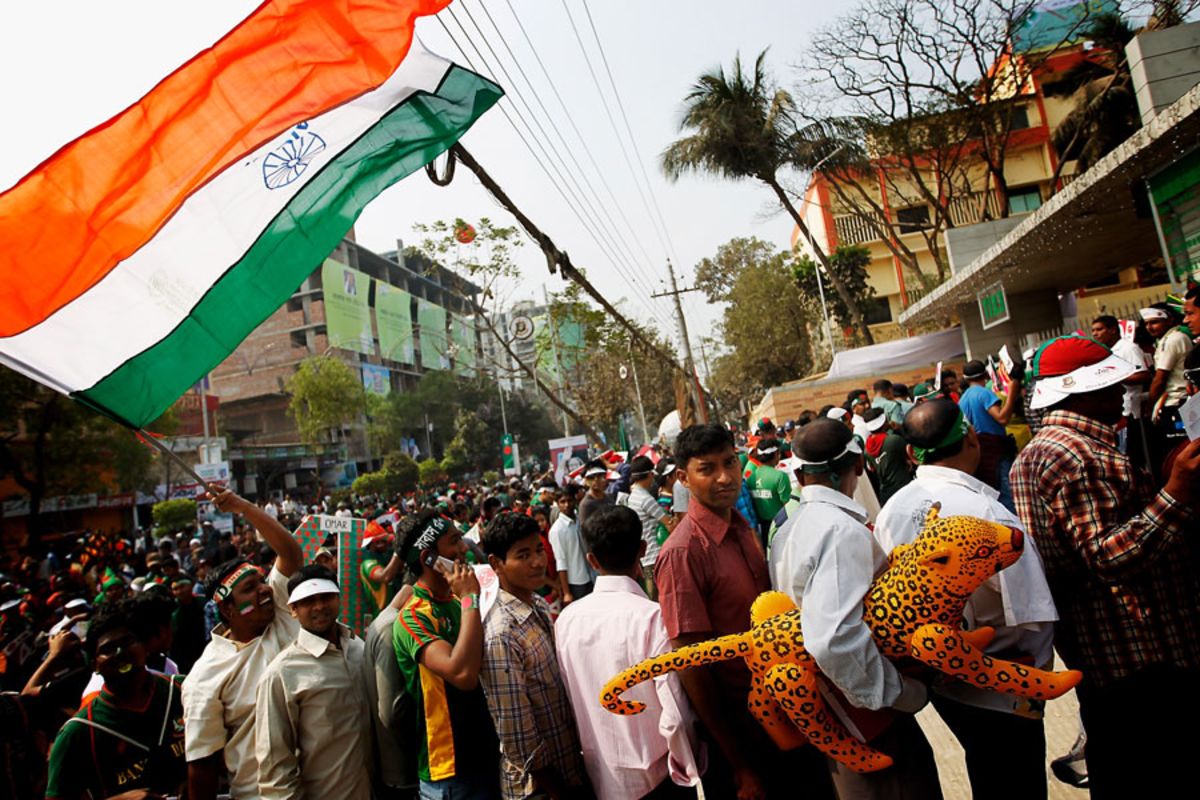 fans waiting outside the stadium to witness the first match between India and Bangladesh of the 2011 World Cup