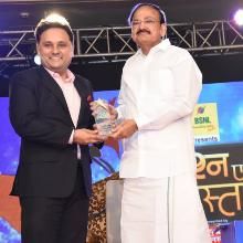 Amish Tripathi Awarded Jashn e Youngistan award