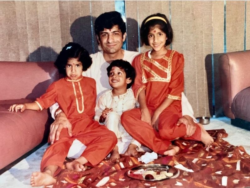 Anjali with her father and 2 siblings