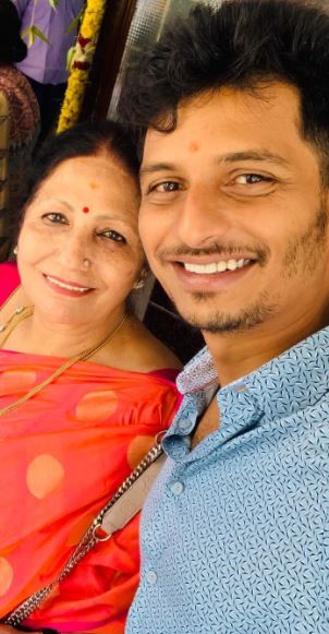 Jiiva with his mother