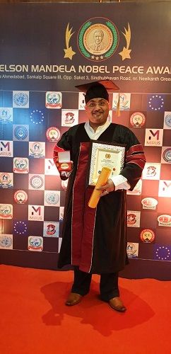 Mahhaguru Gaurav Mittal winning Nelson Mandela Peace Award