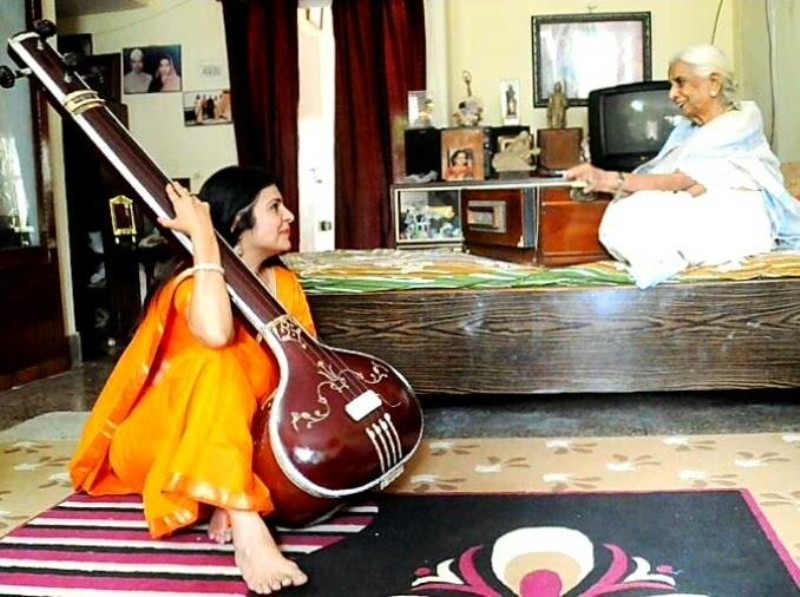 Malini Awasthi with legendary Hindustani classical singer Vidhushi Girija Devi